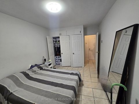 Photo 3 at 103 - 40 Homewood Avenue, South St. James Town, Toronto