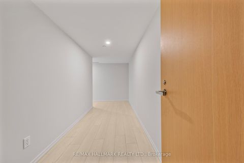 Photo 31 at 807 - 5 Soudan Avenue, Mount Pleasant West, Toronto
