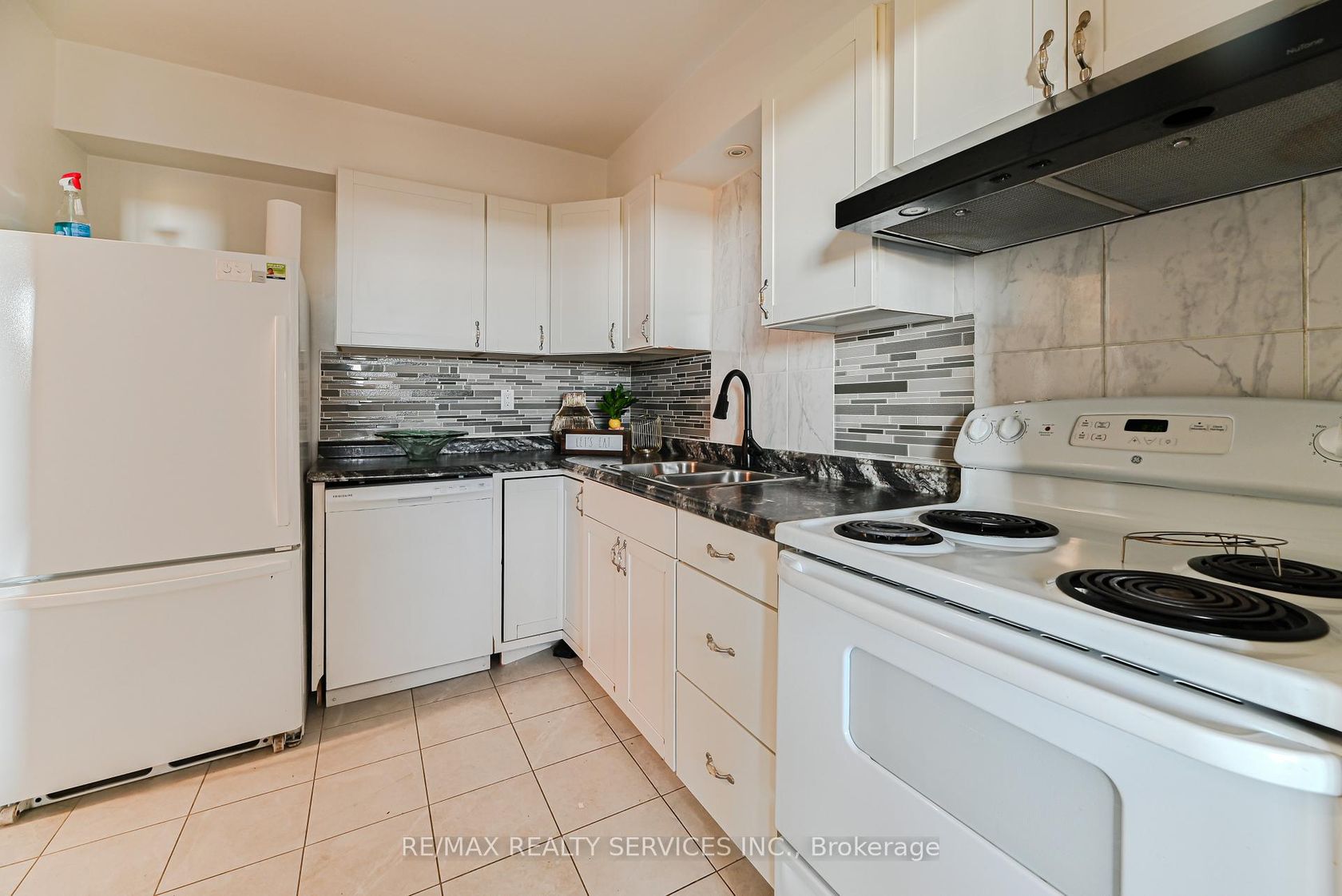 Photo 15 at 704 - 3390 Weston Road, Humbermede, Toronto Photo 15 at 704 - 3390 Weston Road, Humbermede, Toronto