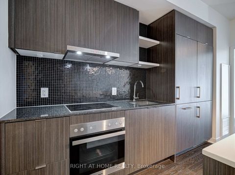 Photo 8 at 6306 - 88 Harbour Street, Waterfront Communities C1, Toronto