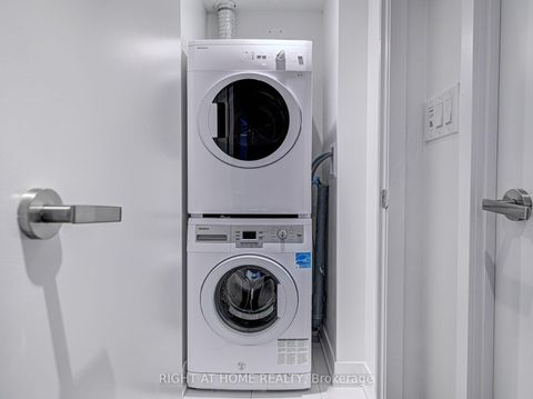 Photo 19 at 6306 - 88 Harbour Street, Waterfront Communities C1, Toronto