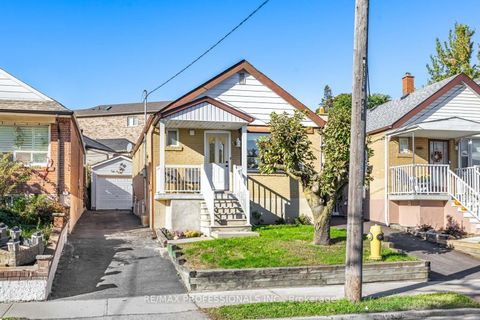 Photo 1 at 54 Holmesdale Crescent, Fairbank, Toronto