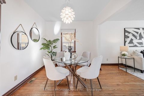 Photo 9 at 54 Holmesdale Crescent, Fairbank, Toronto