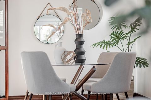 Photo 10 at 54 Holmesdale Crescent, Fairbank, Toronto