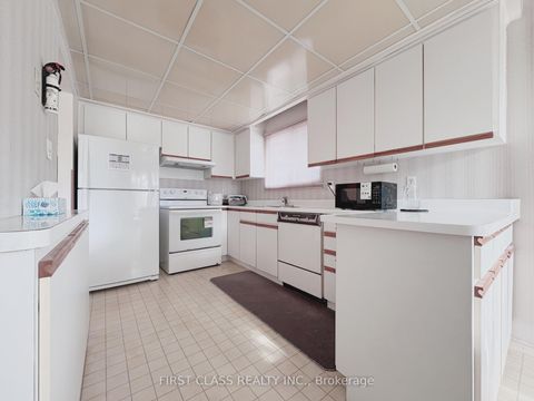 Photo 8 at 81 Clancy Drive, Don Valley Village, Toronto