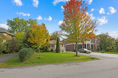 Photo 3 at 44 Westglen Crescent, City Centre West, Toronto Photo 3 at 44 Westglen Crescent, City Centre West, Toronto