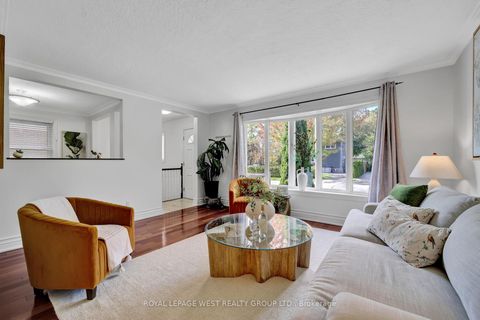 Photo 6 at 44 Westglen Crescent, City Centre West, Toronto