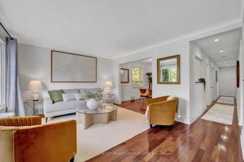 Photo 8 at 44 Westglen Crescent, City Centre West, Toronto
