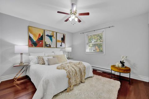 Photo 19 at 44 Westglen Crescent, City Centre West, Toronto