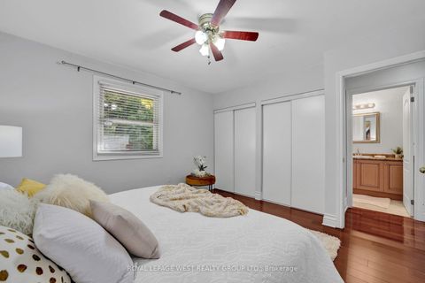 Photo 20 at 44 Westglen Crescent, City Centre West, Toronto