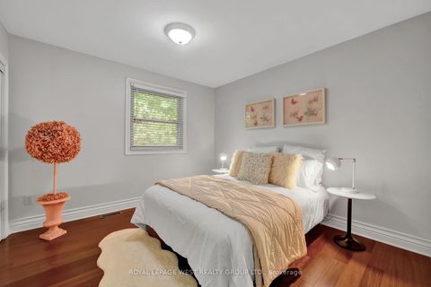 Photo 22 at 44 Westglen Crescent, City Centre West, Toronto Photo 22 at 44 Westglen Crescent, City Centre West, Toronto