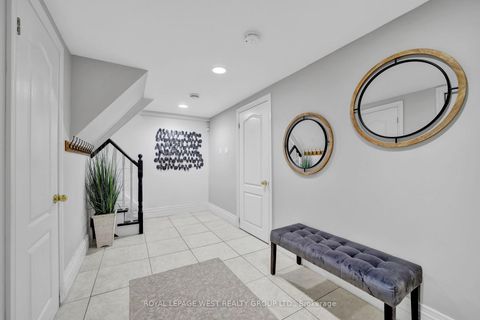 Photo 28 at 44 Westglen Crescent, City Centre West, Toronto Photo 28 at 44 Westglen Crescent, City Centre West, Toronto