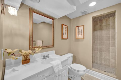 Photo 36 at 44 Westglen Crescent, City Centre West, Toronto