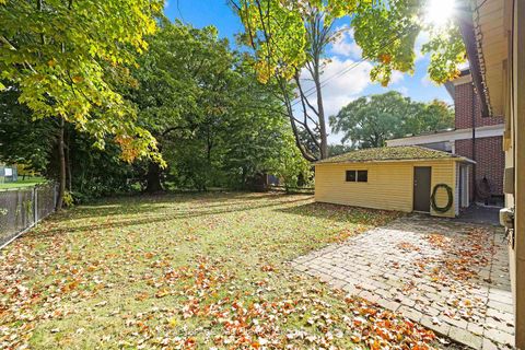 Photo 39 at 44 Westglen Crescent, City Centre West, Toronto