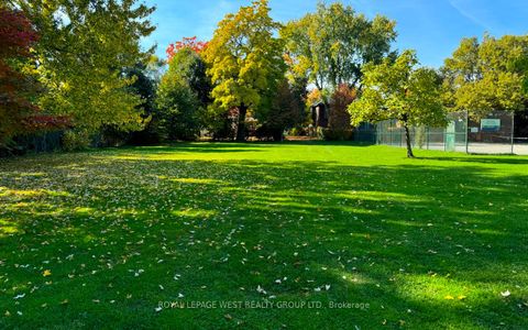 Photo 48 at 44 Westglen Crescent, City Centre West, Toronto