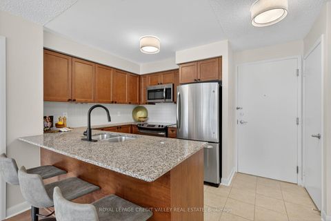 Photo 6 at 334 - 525 Wilson Avenue, Clanton Park, Toronto