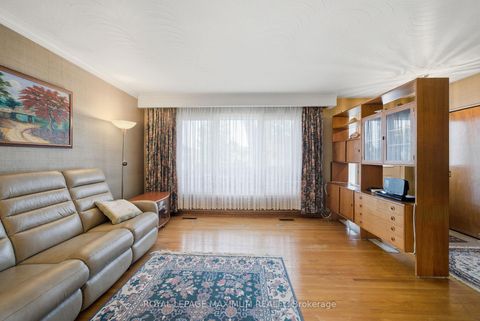 Photo 6 at 1 Riverton Drive, Humber Summit, Toronto Photo 6 at 1 Riverton Drive, Humber Summit, Toronto