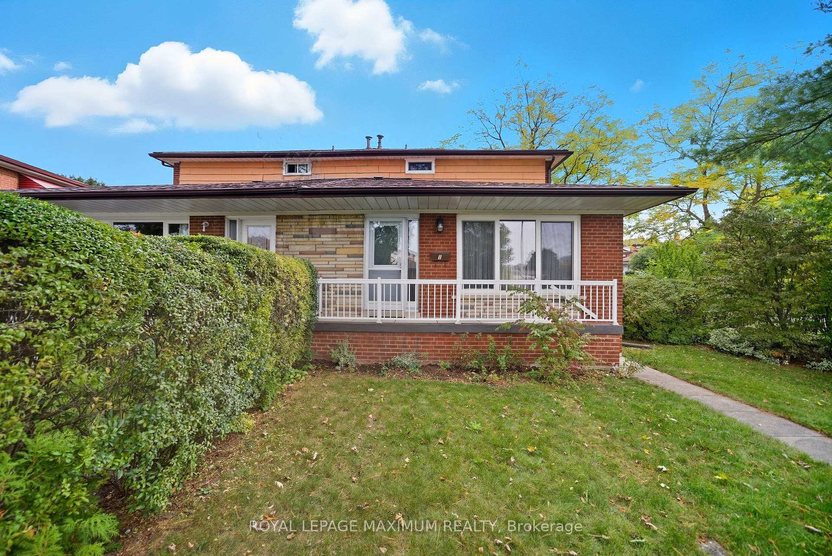 Photo 1 at 1 Riverton Drive, Humber Summit, Toronto Photo 1 at 1 Riverton Drive, Humber Summit, Toronto