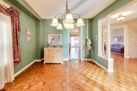 Photo 9 at 127 Mountcharles Crescent, Maple, Vaughan