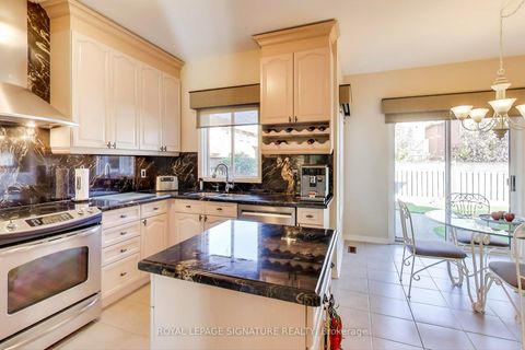 Photo 12 at 127 Mountcharles Crescent, Maple, Vaughan