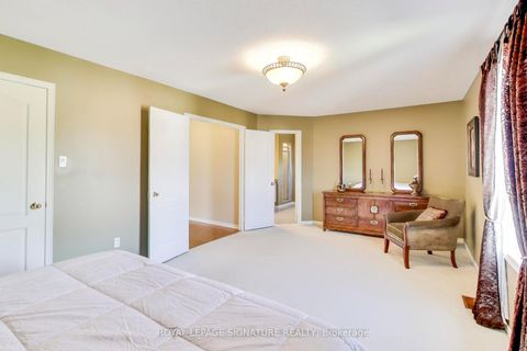 Photo 22 at 127 Mountcharles Crescent, Maple, Vaughan