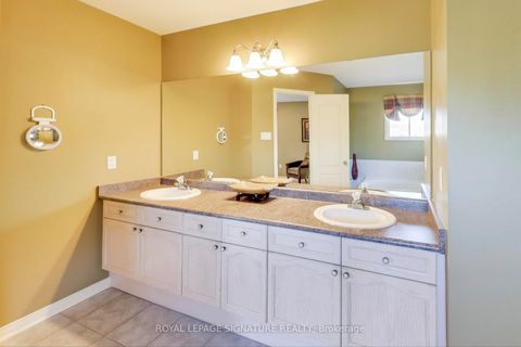 Photo 23 at 127 Mountcharles Crescent, Maple, Vaughan