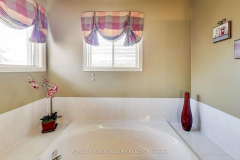 Photo 25 at 127 Mountcharles Crescent, Maple, Vaughan