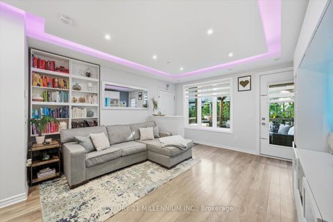 Photo 5 at 21 - 95 Eastwood Park Gardens, Long Branch, Toronto