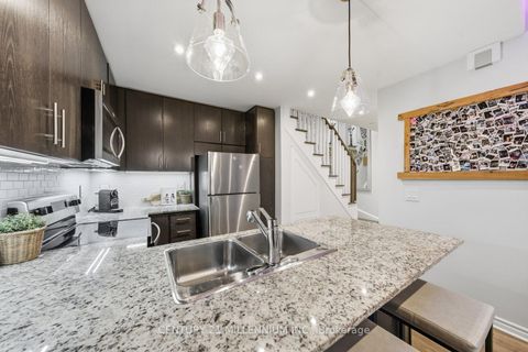 Photo 7 at 21 - 95 Eastwood Park Gardens, Long Branch, Toronto