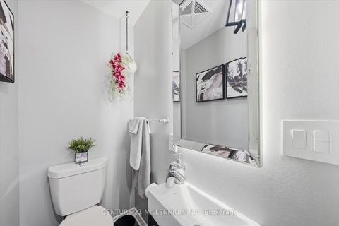 Photo 10 at 21 - 95 Eastwood Park Gardens, Long Branch, Toronto