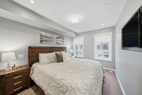 Photo 12 at 21 - 95 Eastwood Park Gardens, Long Branch, Toronto