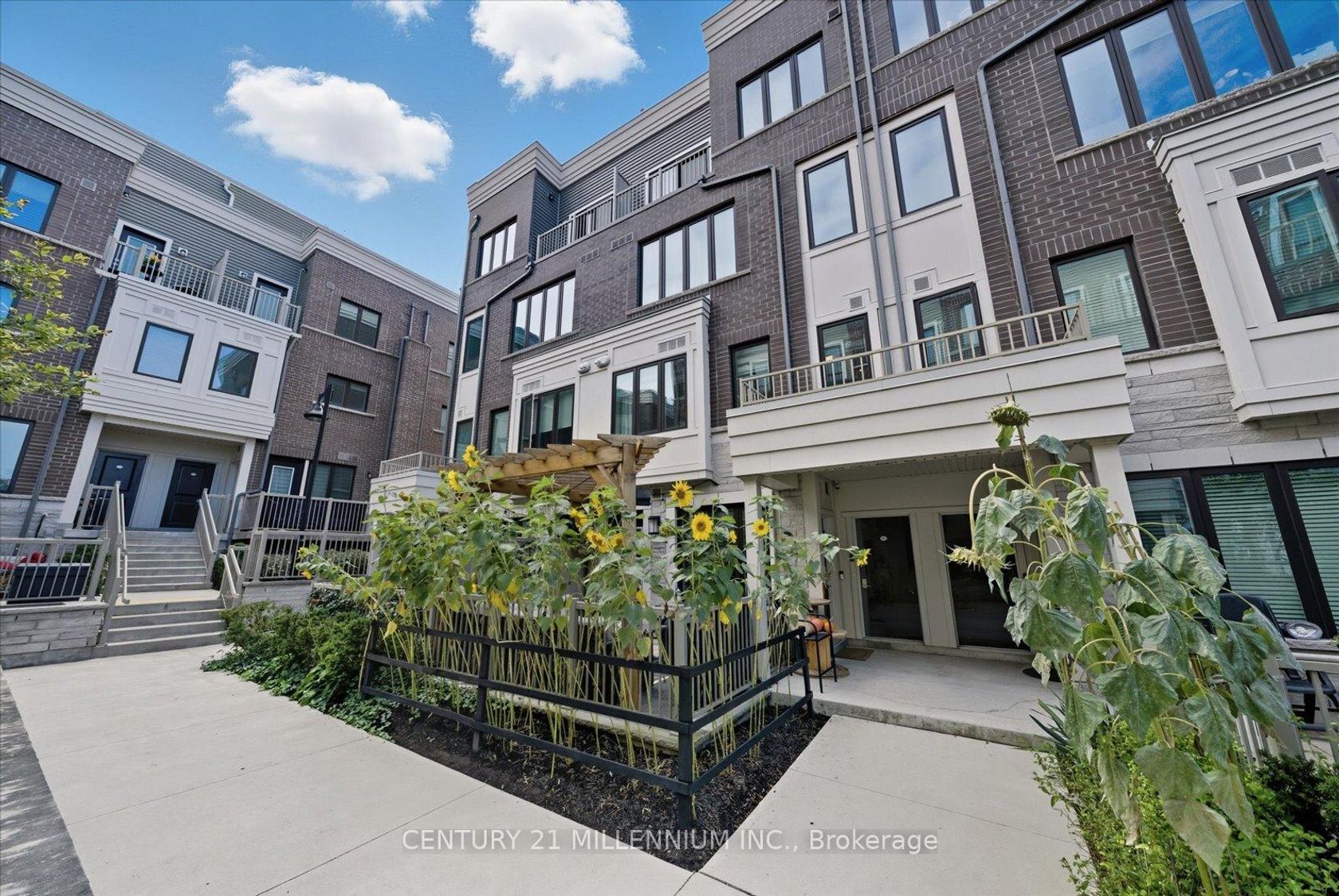 21 - 95 Eastwood Park Gardens, Long Branch, Toronto 