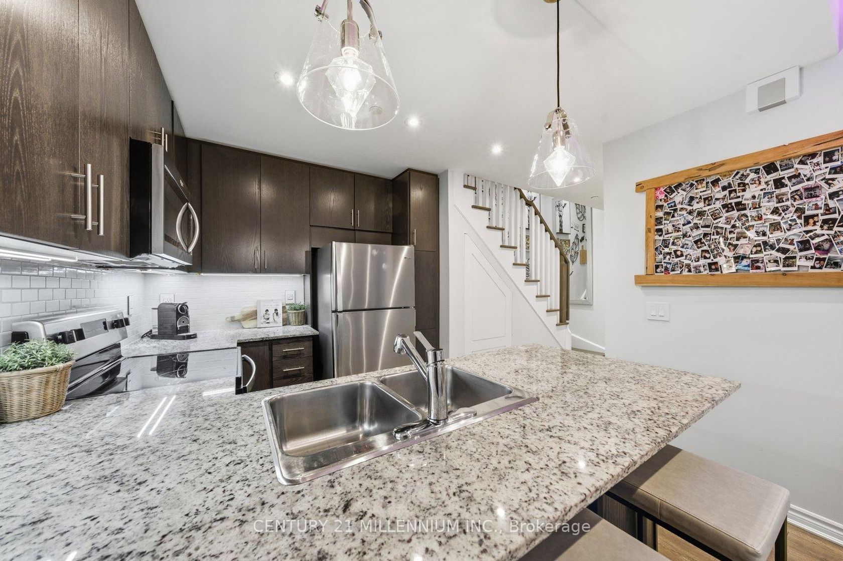 Photo 7 at 21 - 95 Eastwood Park Gardens, Long Branch, Toronto Photo 7 at 21 - 95 Eastwood Park Gardens, Long Branch, Toronto