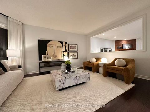 Photo 2 at 270 Bernard Avenue, Devonsleigh, Richmond Hill