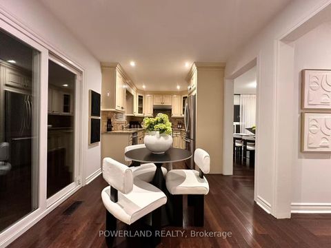 Photo 16 at 270 Bernard Avenue, Devonsleigh, Richmond Hill