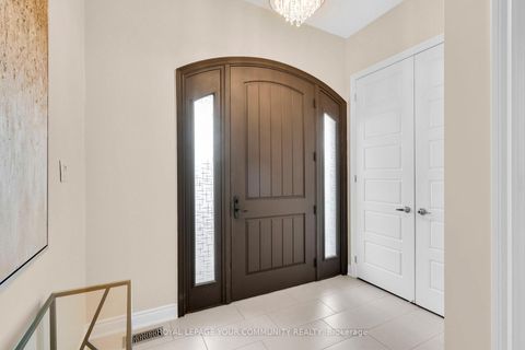 Photo 2 at 8 King Boulevard, King City, King