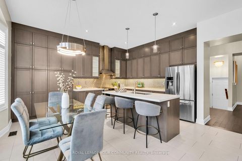 Photo 6 at 8 King Boulevard, King City, King