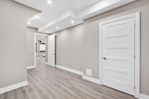 Photo 43 at 8 King Boulevard, King City, King