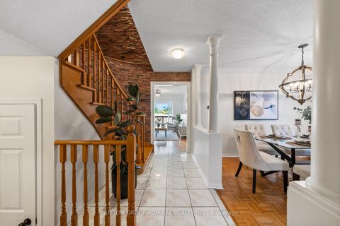 Photo 9 at 25 Umbria Crescent, West Woodbridge, Vaughan