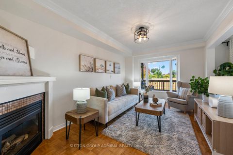 Photo 10 at 25 Umbria Crescent, West Woodbridge, Vaughan