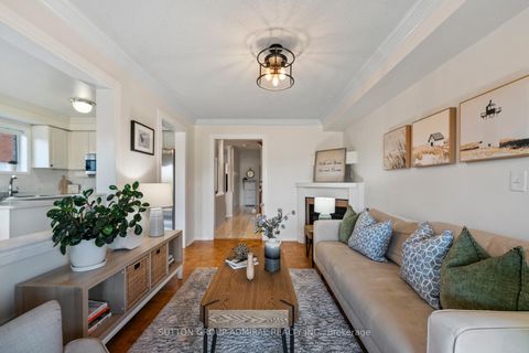 Photo 11 at 25 Umbria Crescent, West Woodbridge, Vaughan