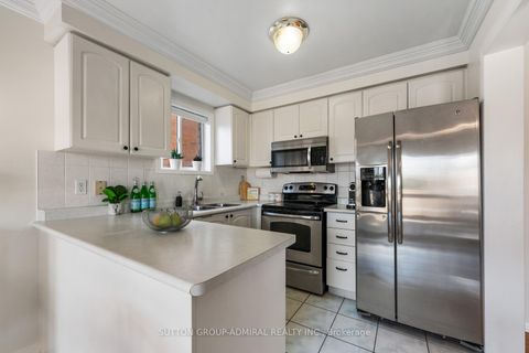 Photo 13 at 25 Umbria Crescent, West Woodbridge, Vaughan