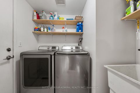 Photo 15 at 25 Umbria Crescent, West Woodbridge, Vaughan