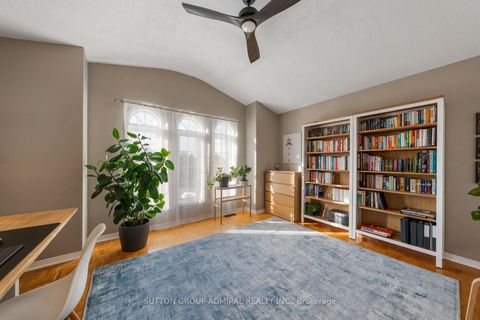 Photo 18 at 25 Umbria Crescent, West Woodbridge, Vaughan