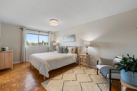 Photo 20 at 25 Umbria Crescent, West Woodbridge, Vaughan