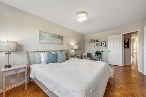 Photo 21 at 25 Umbria Crescent, West Woodbridge, Vaughan