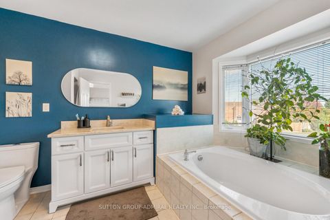 Photo 22 at 25 Umbria Crescent, West Woodbridge, Vaughan