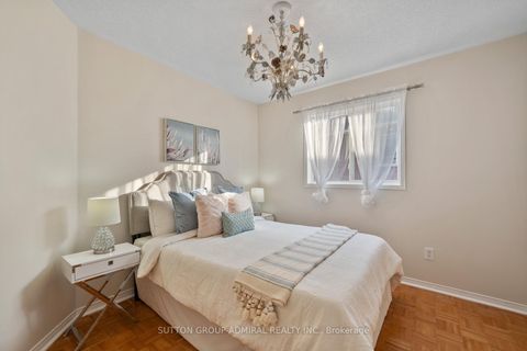 Photo 24 at 25 Umbria Crescent, West Woodbridge, Vaughan