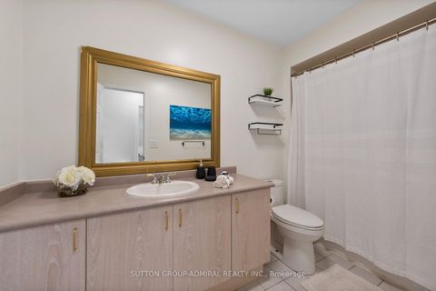 Photo 26 at 25 Umbria Crescent, West Woodbridge, Vaughan