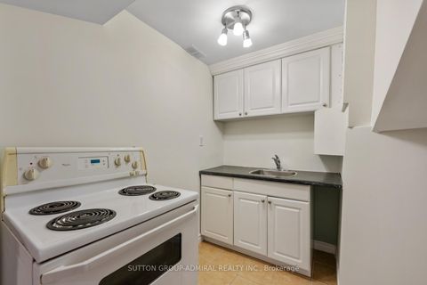 Photo 31 at 25 Umbria Crescent, West Woodbridge, Vaughan